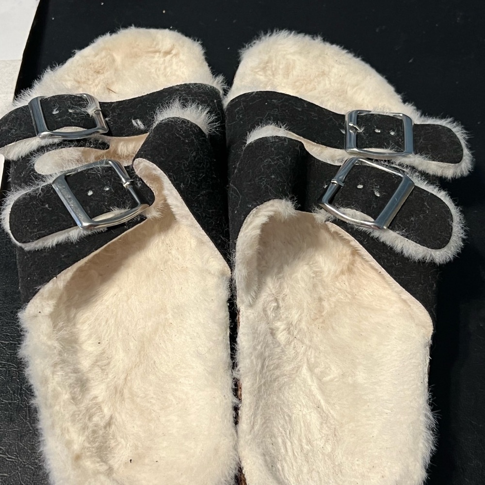 Slippers - Picture 2 of 2